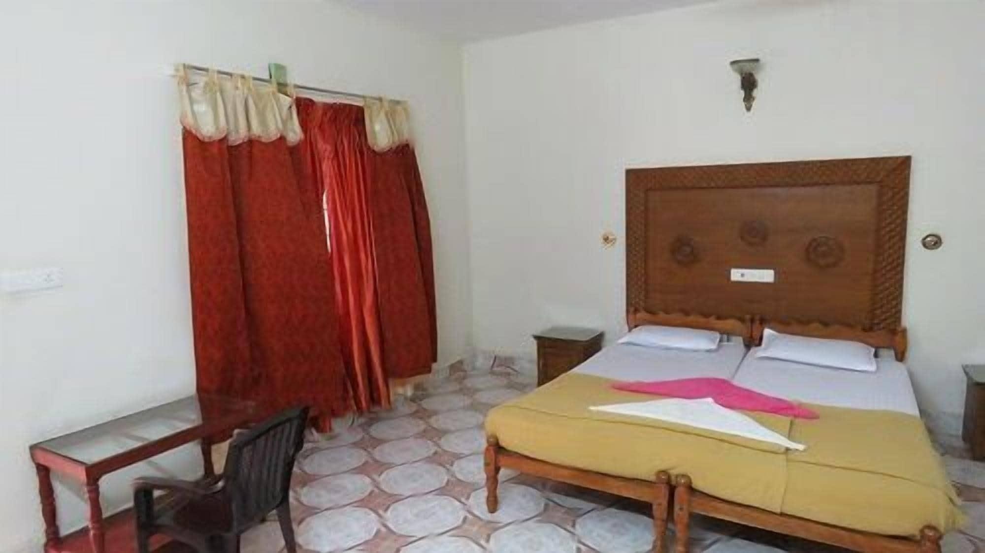Jungle Palace Homestay 테카디 외부 사진