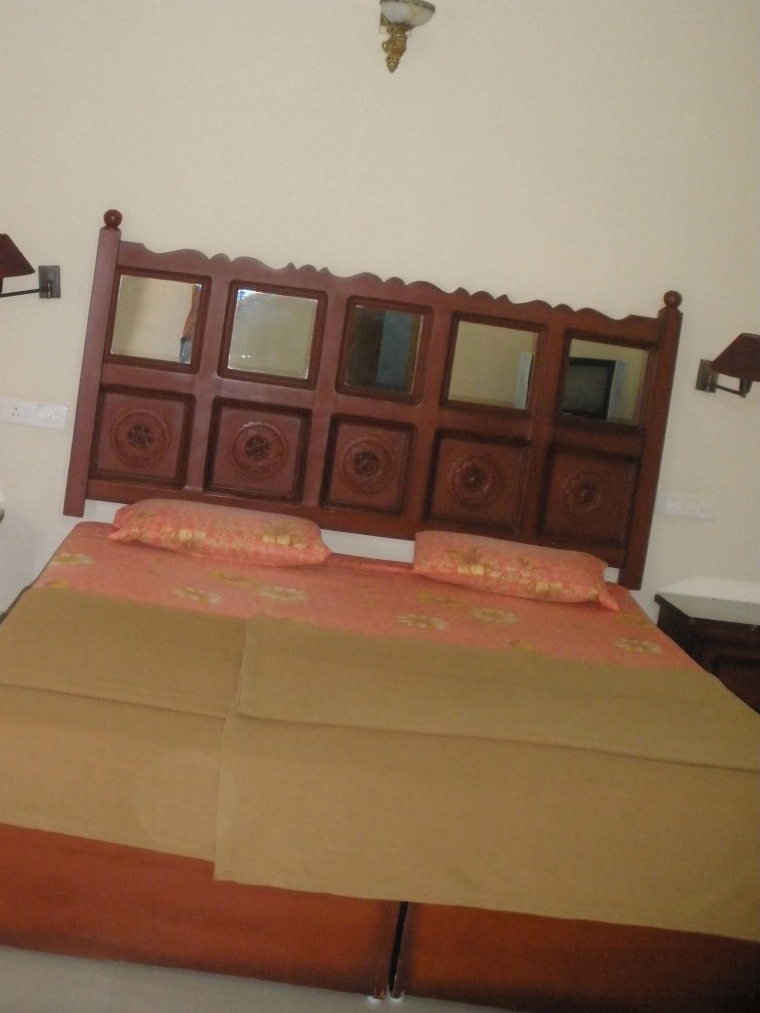 Jungle Palace Homestay 테카디 외부 사진