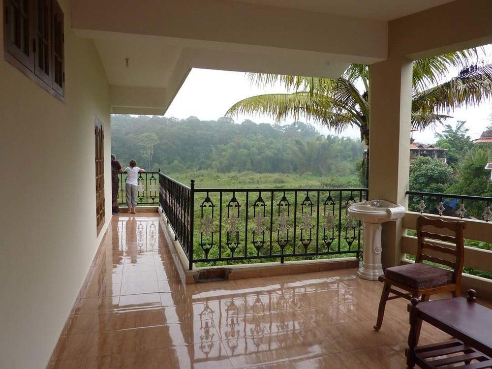 Jungle Palace Homestay 테카디 외부 사진
