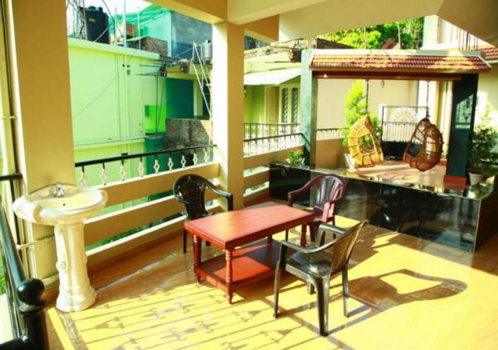Jungle Palace Homestay 테카디 외부 사진